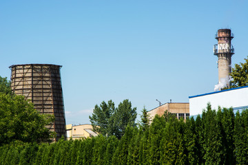 Stara fabryka i wielki komin