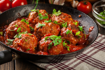 Pork meatballs with spicy tomato sauce