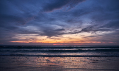 Fototapeta na wymiar sunset on the ocean without sun