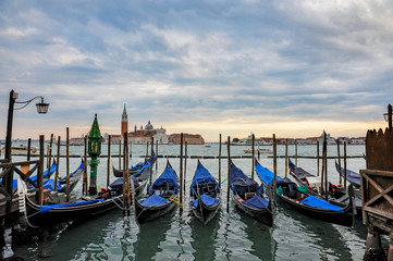 Fototapeta premium Venezia le gondole nella Laguna