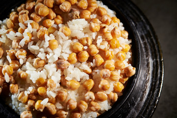 Steamed rice with chick pea