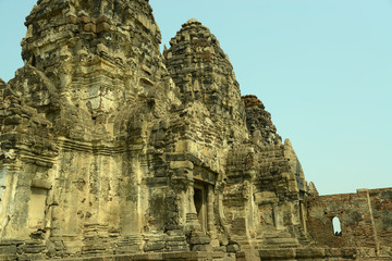 Affentempel und Affen in Lopburi, Thailand
