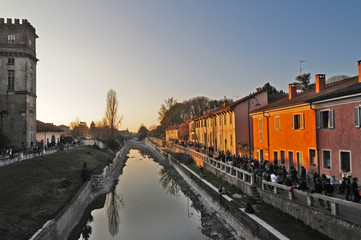Fototapeta premium Il Naviglio Grande a Robecco sul Naviglio al tramonto
