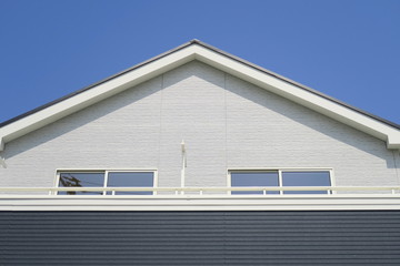 建て売り住宅と青空