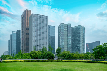 Fototapeta premium Nowoczesna architektoniczna panorama miasta.