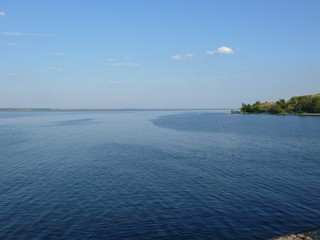 Fototapeta premium bank of the Volga River on a clear sunny day near the village of Akhmat, Saratov Region