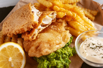 traditional english food shif and chips