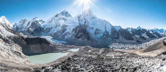 Crédence de cuisine en verre imprimé Himalaya Vue sur le mont Everest avec soleil