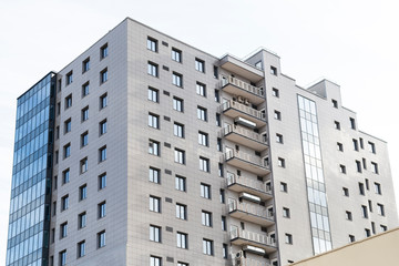 Fototapeta premium High apartment building in Belarus. Minsk. Residential architect. there is air conditioning on the balcony.