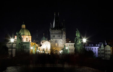 Fototapeta na wymiar Charles bridge in Prague at night