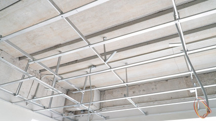 Suspended ceiling structure