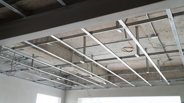 Suspended ceiling structure