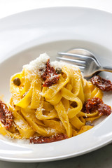 pasta with dried tomatoes