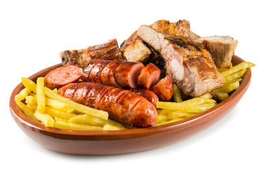 Costillas y chorizos barbacoa