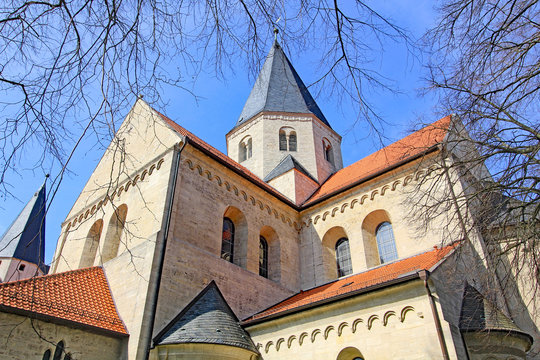 Königslutter: Stiftskirche St. Peter und Paul, Kaiserdom (1135,Niedersachsen)