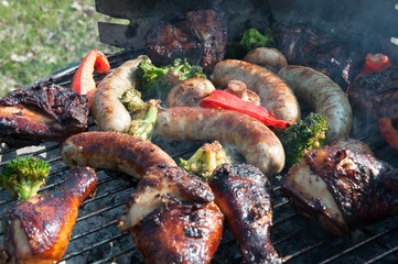 Grilled sausages with vegetables