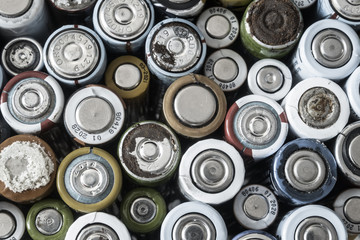 Obraz premium Group of used disposable drain batteries of various size