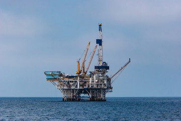 Plate-forme gazière au large des côtes de Californie