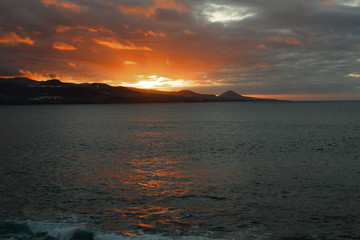 Atardecer en la bahia de gran canaria