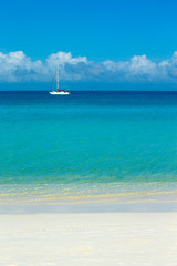 Fototapeta premium Beautiful sky and blue sea . tropical beach