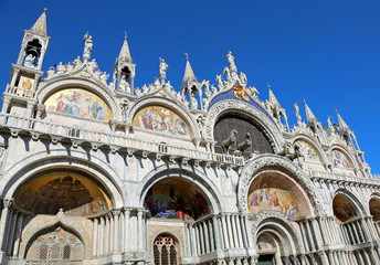 Obraz premium Basilica of Saint Mark in Venice in Italy with the splendid gold