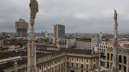 Fototapeta na wymiar view from milan dome roof