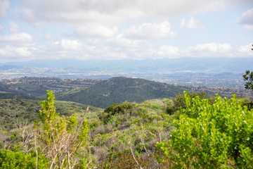 Obraz premium California mountain top from Aliso & Woods Canyon Wilderness trail in the spring after a rainy season, Laguna Beach, CA hiking trails.