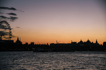 Naklejka premium Sunset on the River Thames 