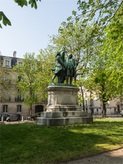 statue de Lafayette et Washington place des Etats-Unis à Paris