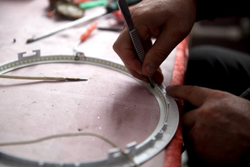 Master  repairs  led  lamp 