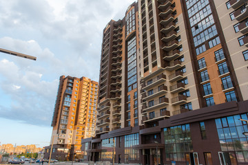 Fototapeta premium New high-rise high-rise building