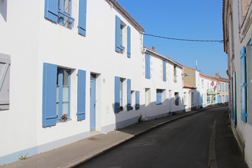 Street in Noirmoutier (France) - obrazy, fototapety, plakaty