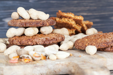 Oatmeal cookies with peanuts