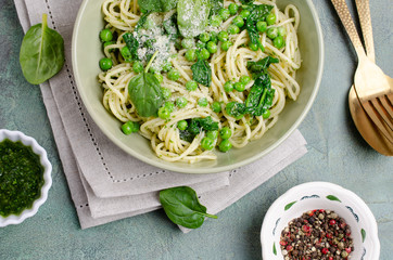 Spaghetti with vegetables