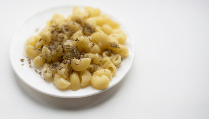 pasta with vegetable oil and spices