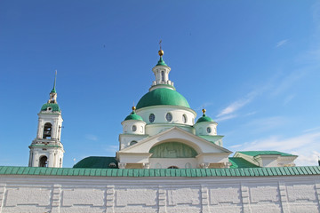 Fototapeta premium Dimitrievsky Cathedral of the Spaso-Yakovlevsky Dimitriev (St. Jacob Savior) monastery in a summer day, Rostov Velikiy, Russia.