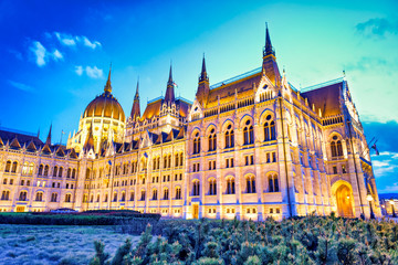 Obraz premium Budapest Hungarian Parliament at night, Hungary