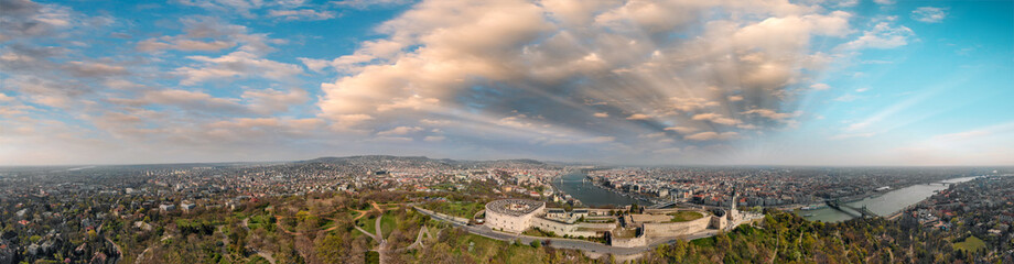 Obraz premium The Citadel and Budapest skyline. Panoramic aerial view of Hungarian Capital