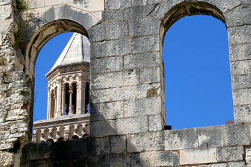 Fototapeta na wymiar View of historical Saint Domnius bell tower and ancient Silver Gate, landmarks in Split, Croatia. 