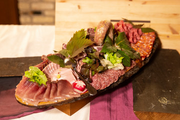 Taglere di salumi