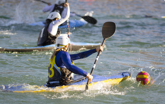partita di canoa polo femminile