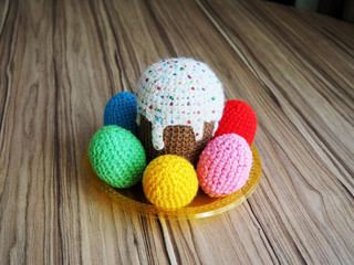 Colorful knitted eggs & kuliches.