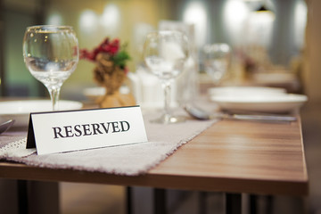 plate reserve in the restaurant
