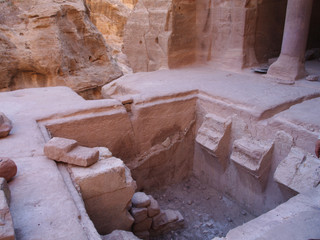 Petra; Raqmu - historic ruins of the ancient, rock city of the Nabatean Arabians. It is located in southwestern Jordan. It is also known as the rose-red city. UNESCO World Heritage list.
