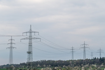 Strommasten einer &Uuml;berlandleitung