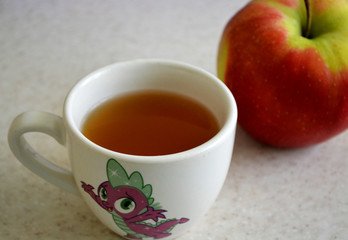 Tea with apple