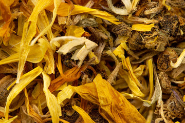 Ringelblume getrocknte Blüten, Close up, Gesunde Heilkräuter Homoöpathie