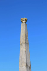 Obelisk mit Krone in Kiel Deutschland