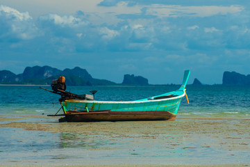 Obraz na płótnie Canvas Thai Longboat