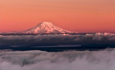 Fototapeta na wymiar Mount Rainier National Park near Seattle on sunset. View form Mount Ellinor. Olympic Peninsula. Washington. United States